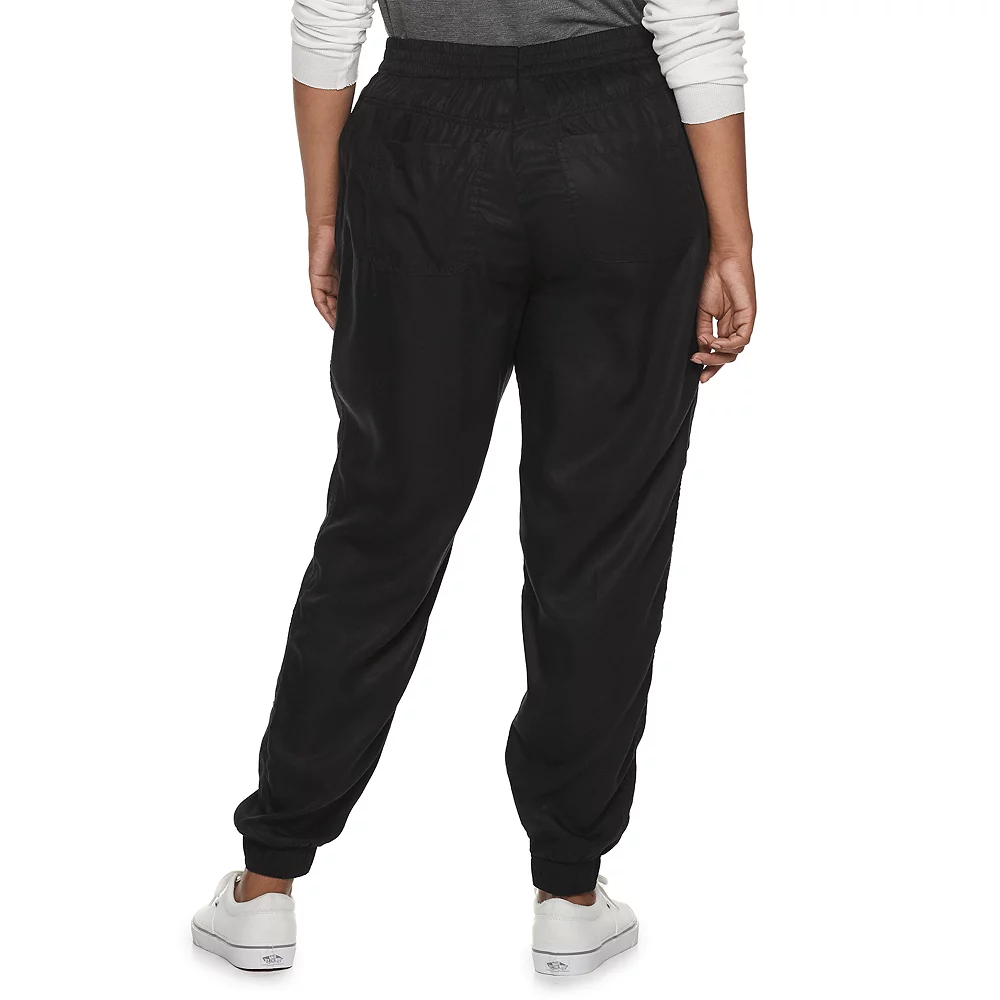 Juniors' Plus Size SO® High Rise Paperbag Jogger Pants 7 Juniors' Plus Size SO® High Rise Paperbag Jogger Pants - Image 7