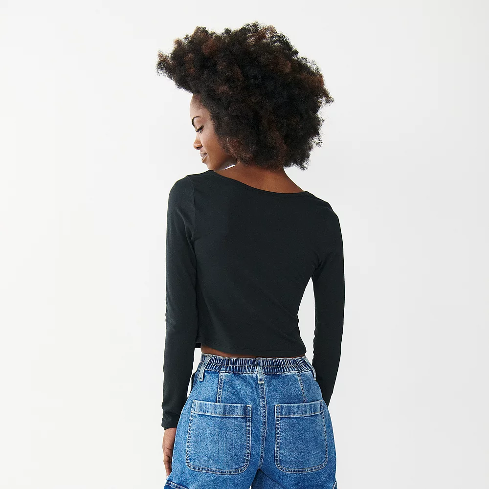Juniors' SO® Long Sleeve Cropped Scoopneck Top 4 Juniors' SO® Long Sleeve Cropped Scoopneck Top - Image 4