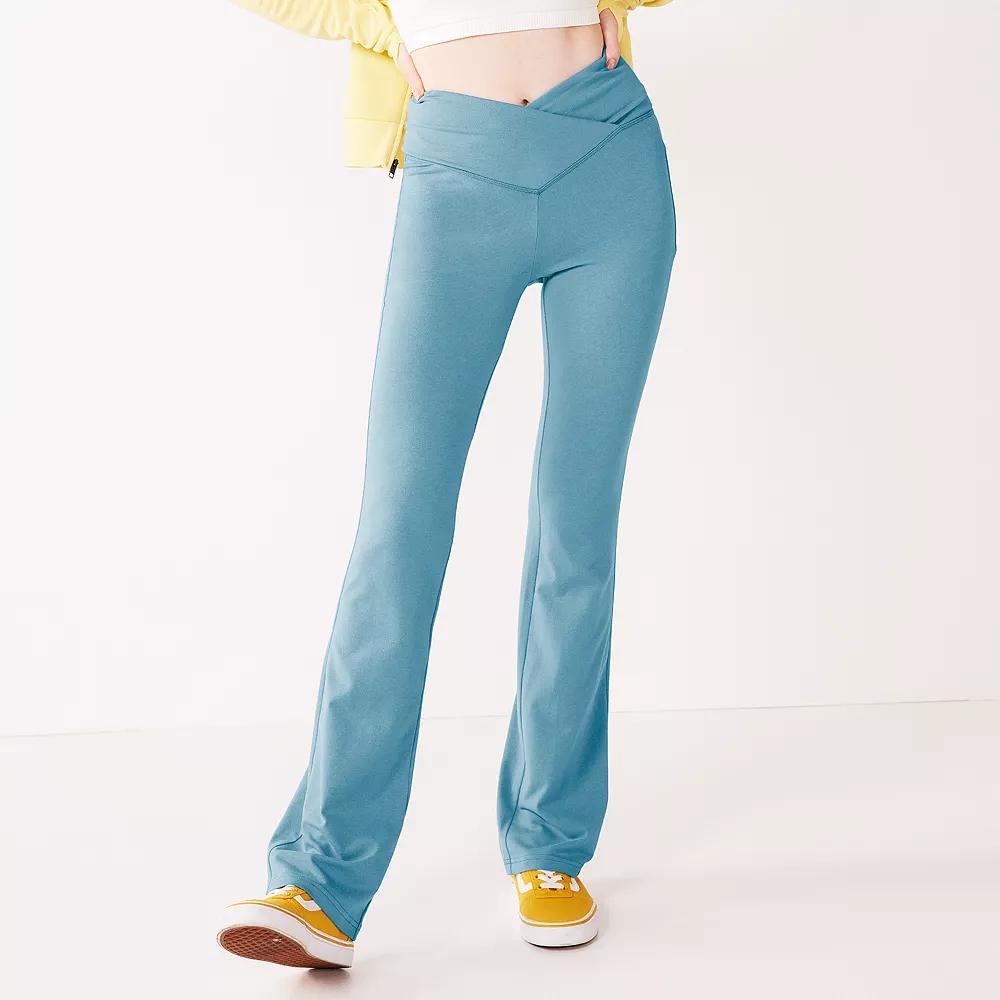 Juniors' SO® Crossover Waistband Flare Legging 6 Juniors' SO® Crossover Waistband Flare Legging - Image 6