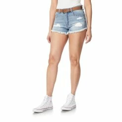Alternative view of Juniors' WallFlower Fearless Curvy Insta Vintage High-Rise Belted Shorts