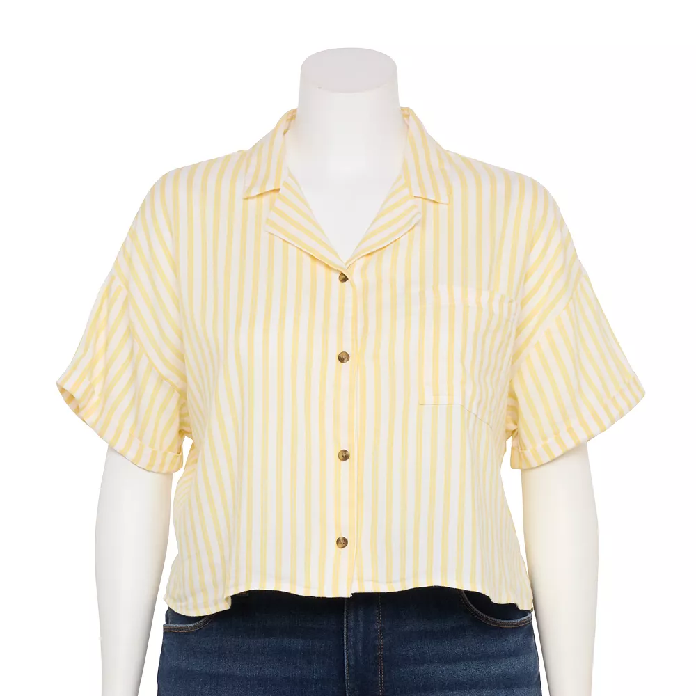 Juniors' Plus Size SO® Cropped Button Down Shirt 4 Juniors' Plus Size SO® Cropped Button Down Shirt - Image 4