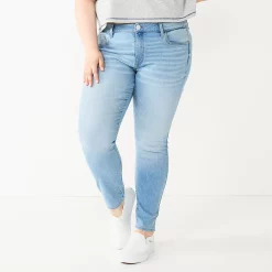 Alternative view of Juniors' Plus Size SO® High-Rise Skinny Jeans