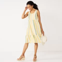 Alternative view of Petite Croft & Barrow® Sleeveless Tiered Linen Dress